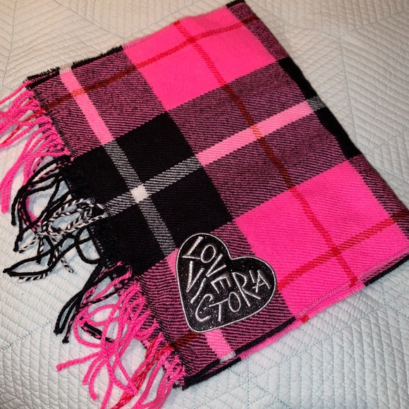 Victoria’s Secret Plaid Scarf - NWOT - Picture 3 of 4